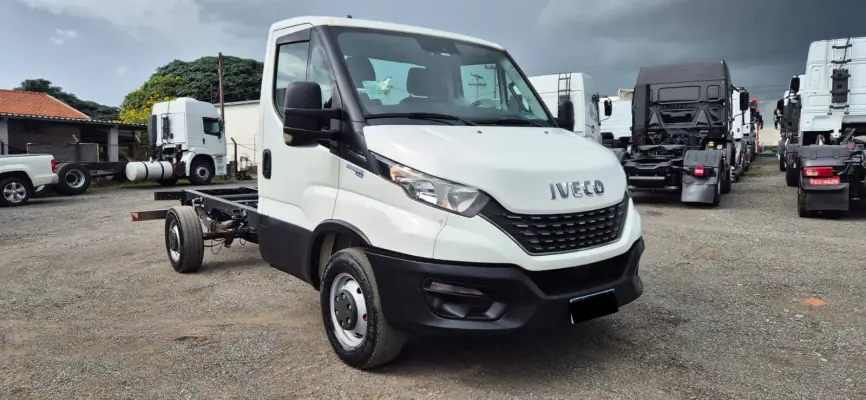 IVECO DAILY 35-150 2021/22 4X2 239333km completo 3B85