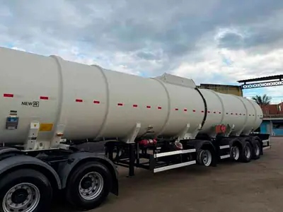 TANQUE RANDON 2022/23 4eixos 50.000l. boton s/pneus 2F36
