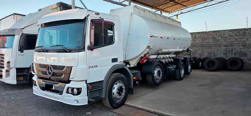 MERCEDES ATEGO 2426 2013 4 eixos 20.000ml 4 bocas 712.245km 3E39