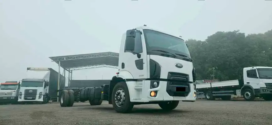 FORD CARGO 1519 2012/13 4x2 8.65comp. 858.277km 7D44