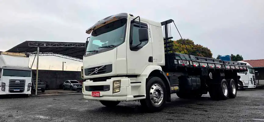 VOLVO VM 270 6X2 2012/12 8.20mt. carroceria 793.557km 4029